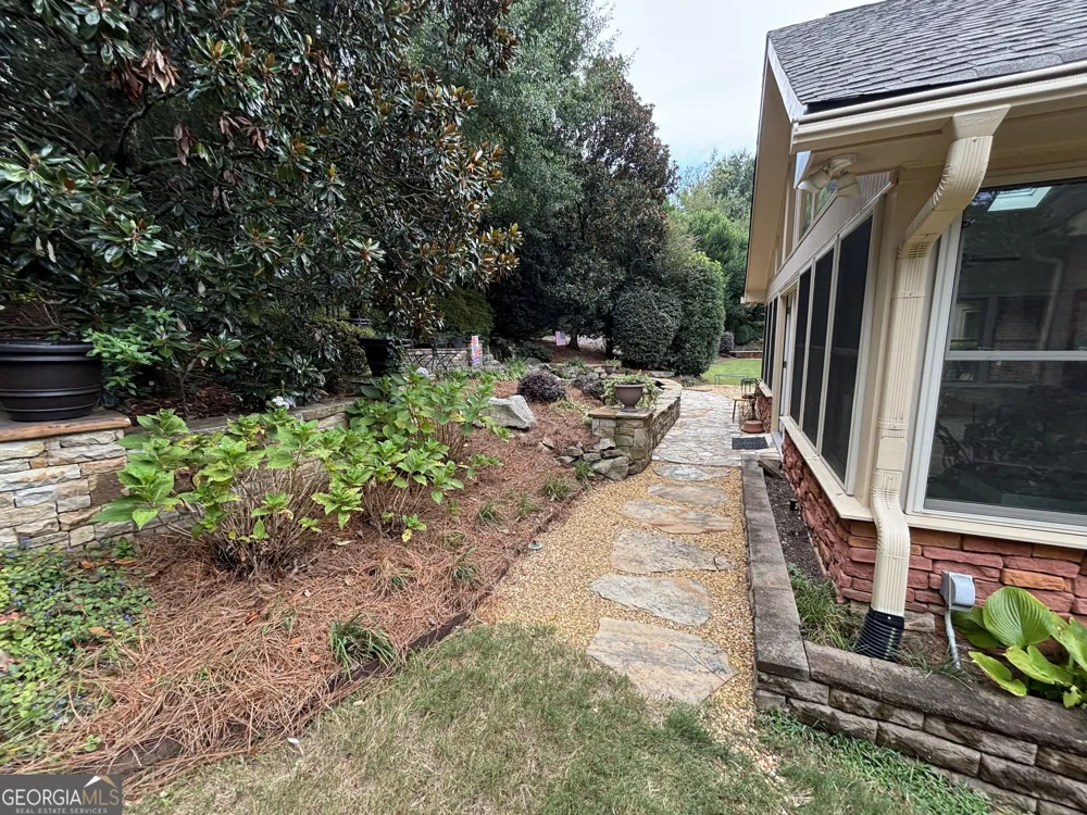640 Brickleberry CT Roswell, GA 30075