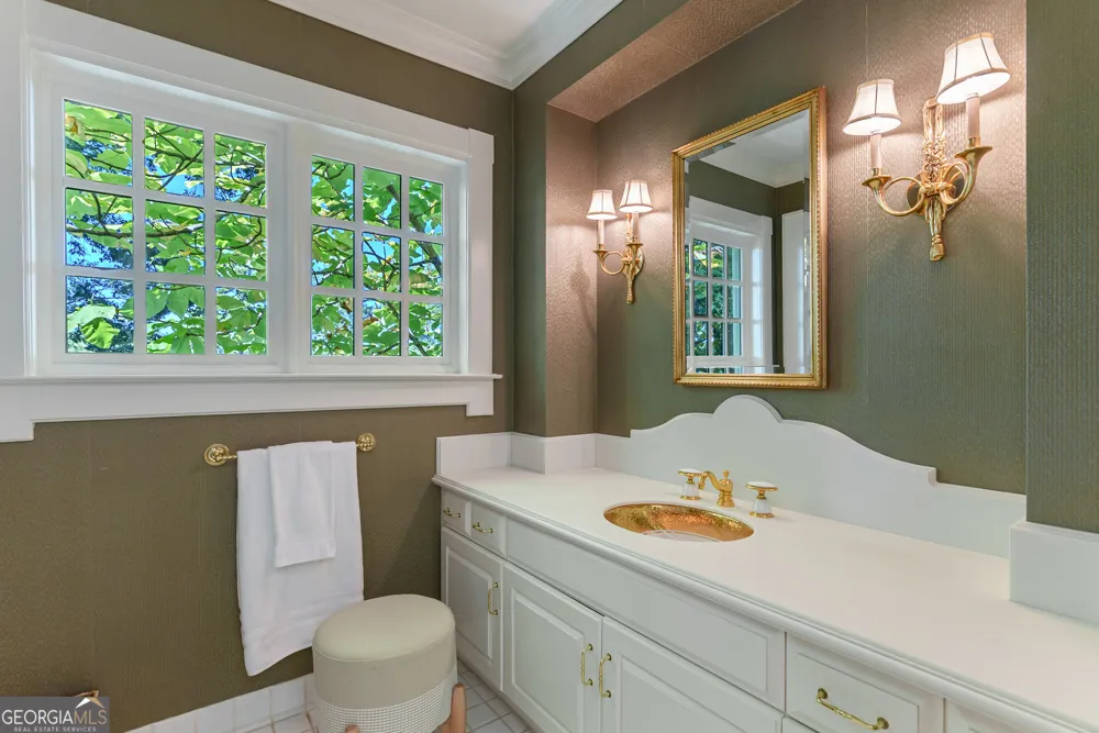 6655 Sweetwater PT Flowery Branch, GA 30542
