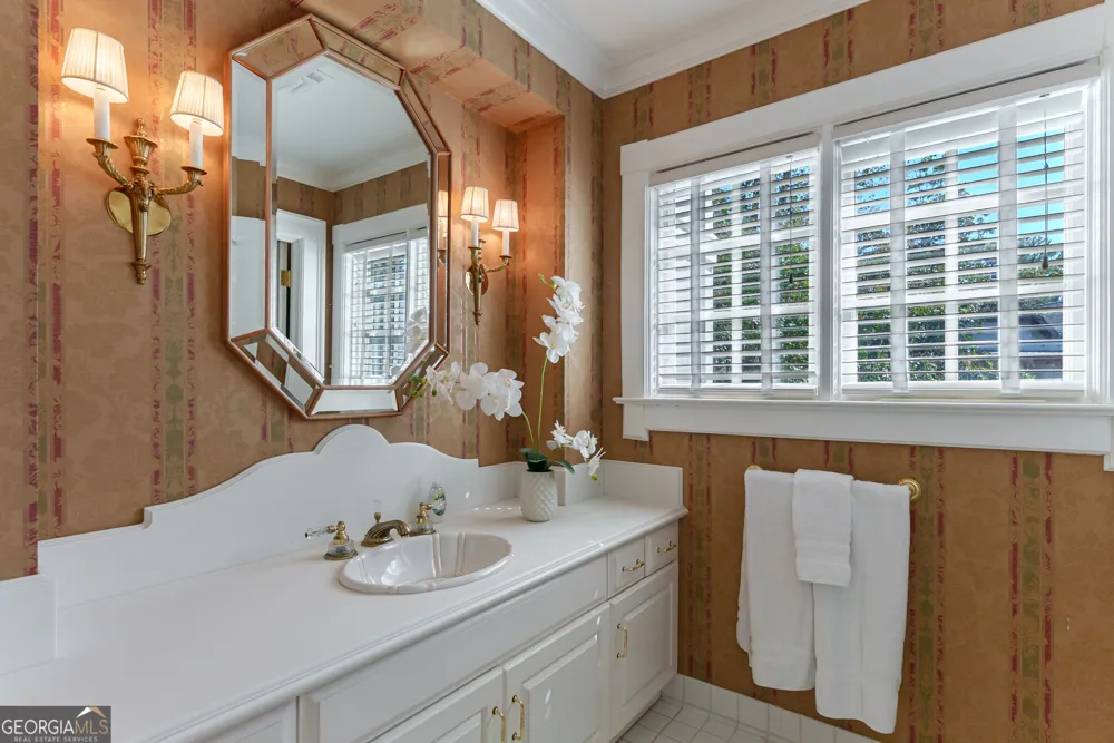 6655 Sweetwater PT Flowery Branch, GA 30542