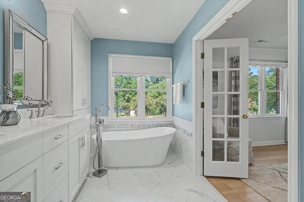 820 Kenley WALK Roswell, GA 30076