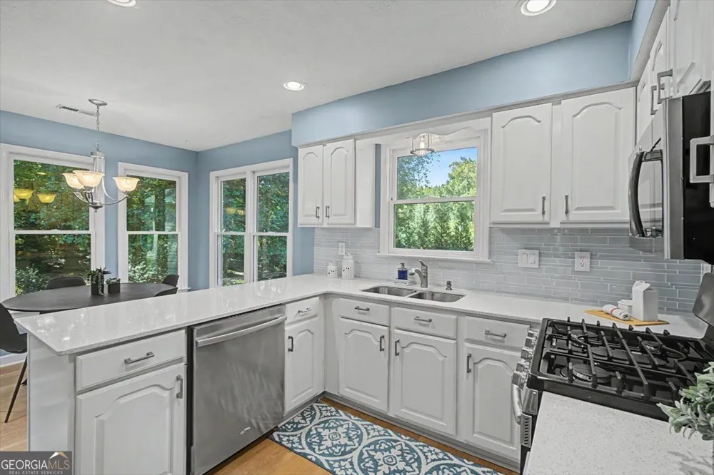 820 Kenley WALK Roswell, GA 30076