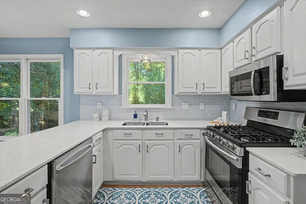 820 Kenley WALK Roswell, GA 30076