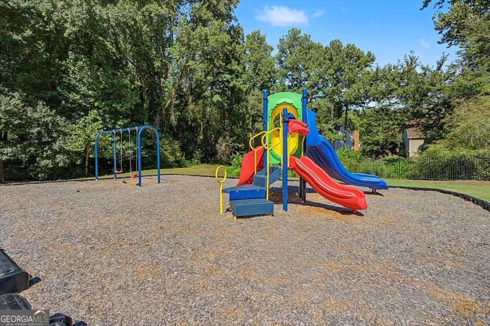 820 Kenley WALK Roswell, GA 30076