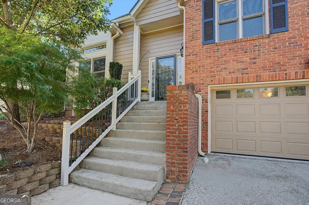 820 Kenley WALK Roswell, GA 30076