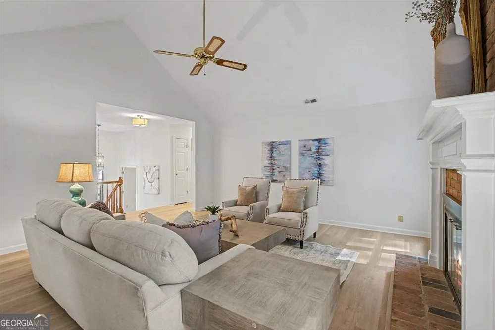 820 Kenley WALK Roswell, GA 30076