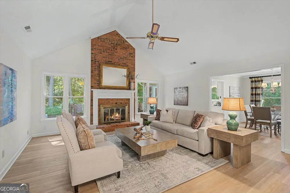 820 Kenley WALK Roswell, GA 30076