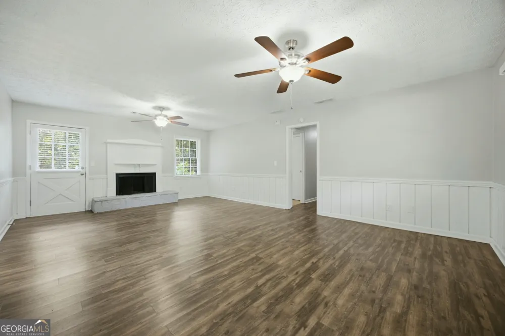 2384 Three Bars DR Snellville, GA 30078