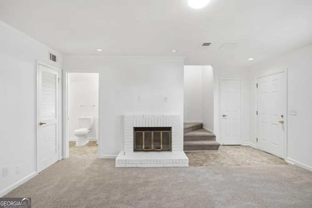 132 Old Ferry WAY Roswell, GA 30076