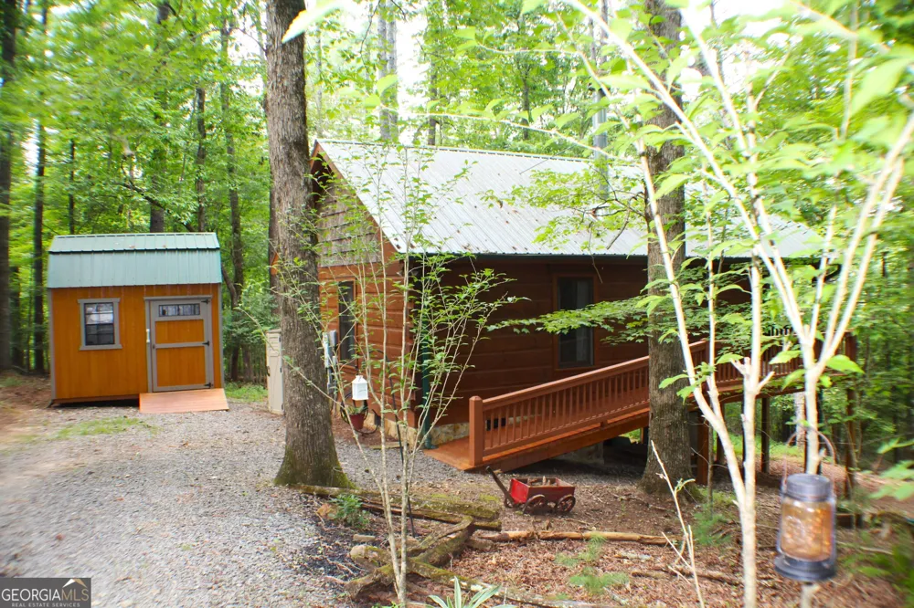 90 Pine Tree DR Blue Ridge, GA 30513