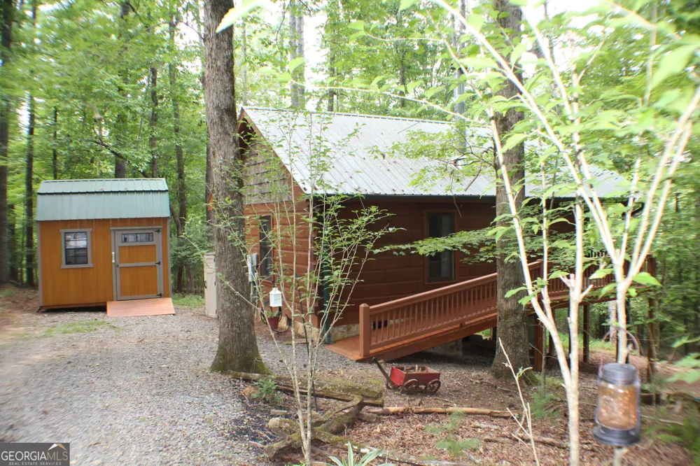 90 Pine Tree DR Blue Ridge, GA 30513