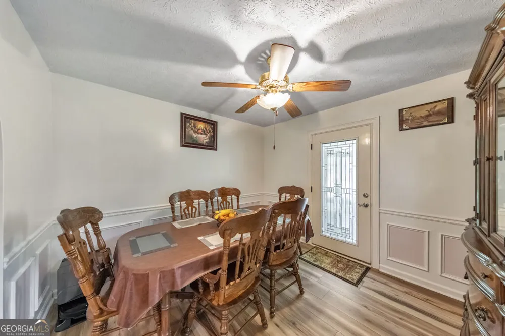 1675 Round RD Grayson, GA 30017