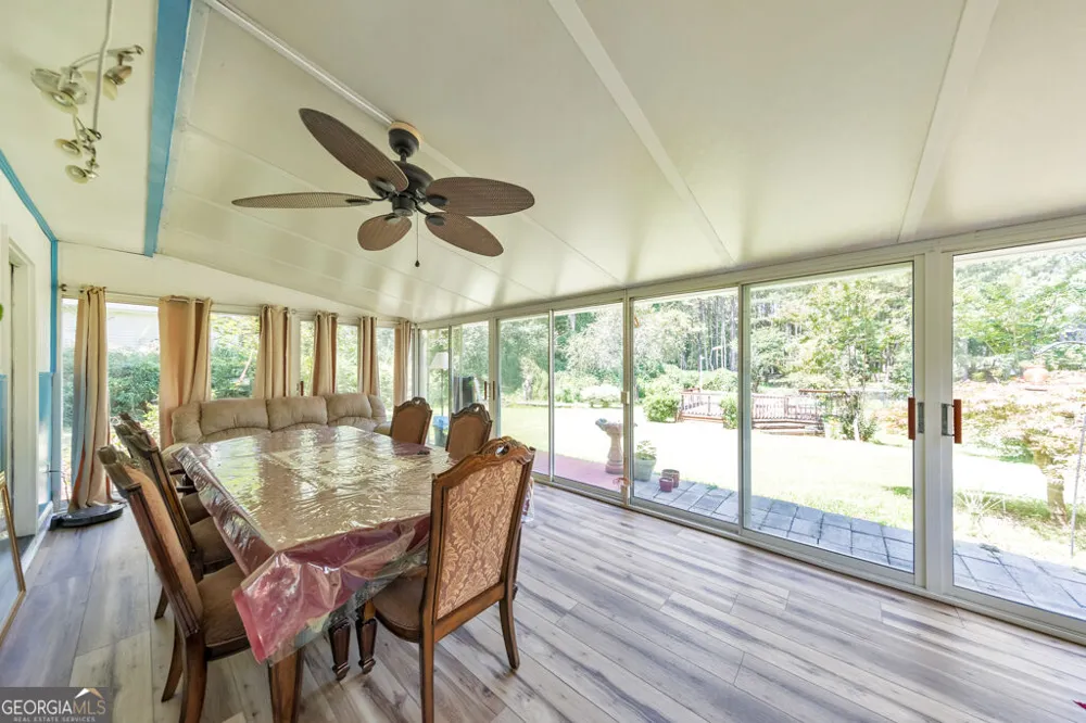 1675 Round RD Grayson, GA 30017