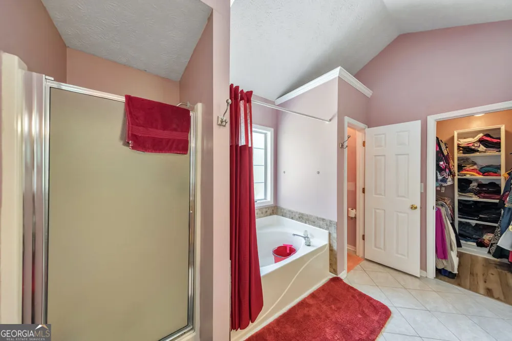 1675 Round RD Grayson, GA 30017