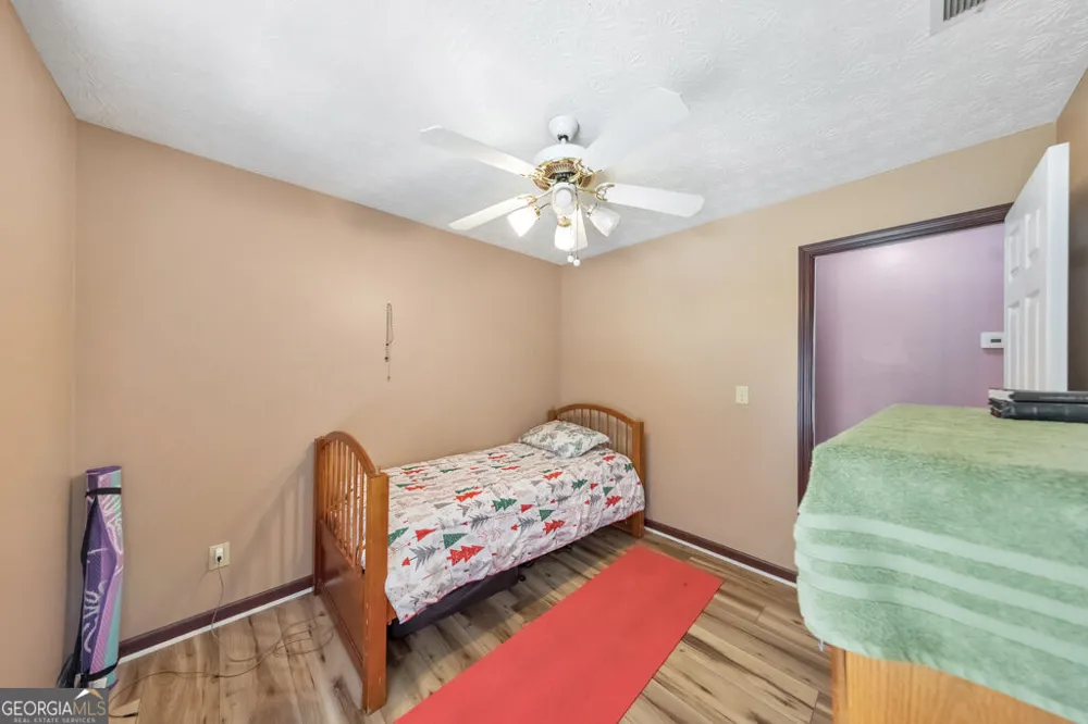 1675 Round RD Grayson, GA 30017