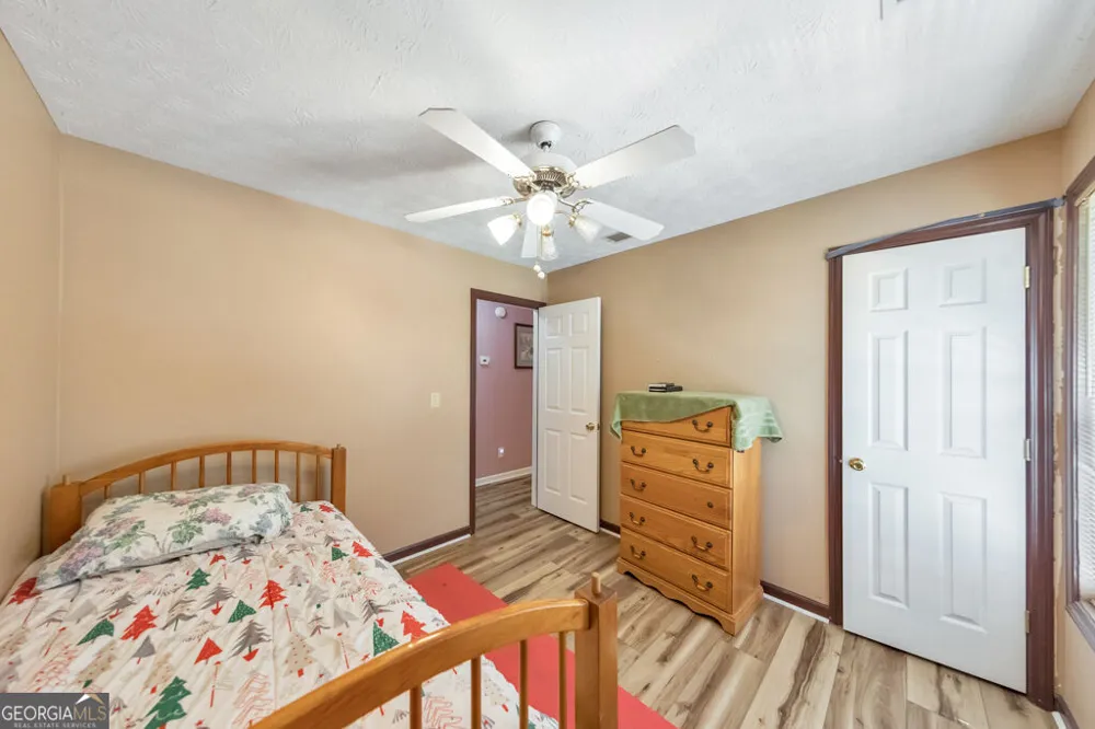 1675 Round RD Grayson, GA 30017