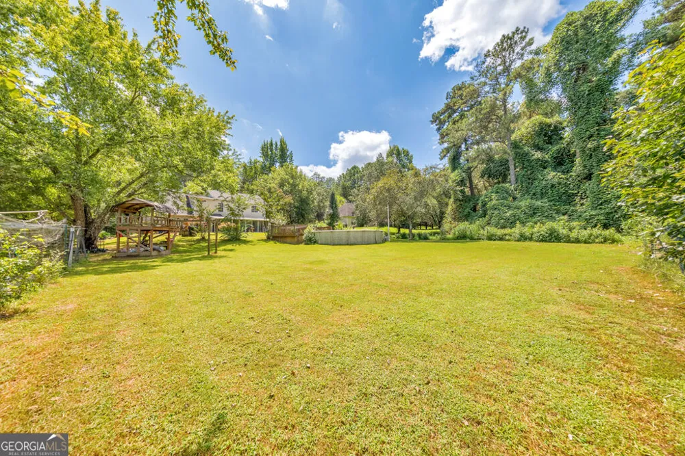 1675 Round RD Grayson, GA 30017