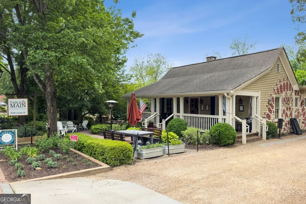5511 Waters Edge TRL Roswell, GA 30075