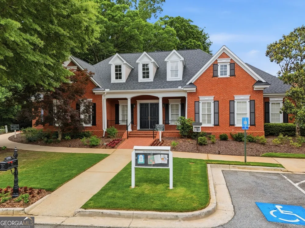 5511 Waters Edge TRL Roswell, GA 30075