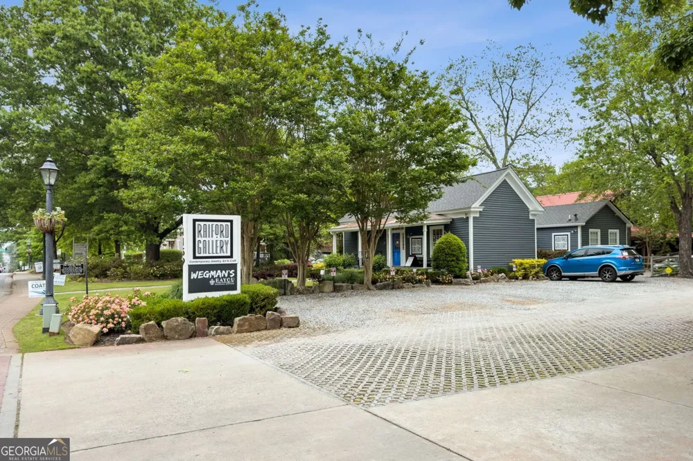 5511 Waters Edge TRL Roswell, GA 30075