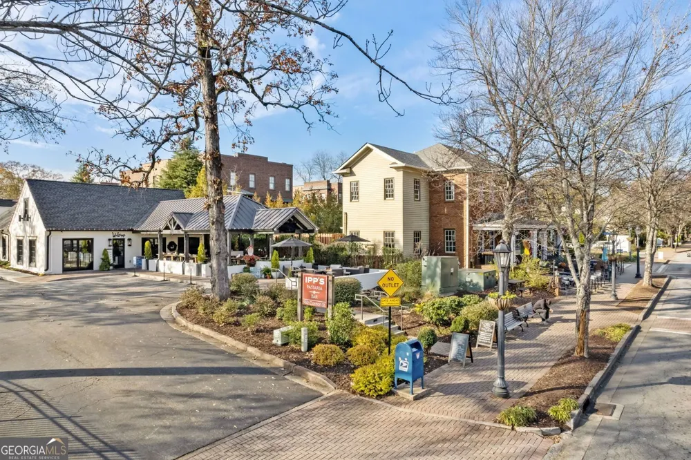5511 Waters Edge TRL Roswell, GA 30075