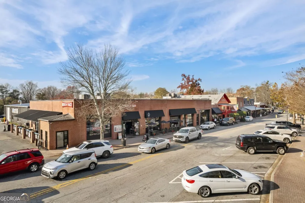 5511 Waters Edge TRL Roswell, GA 30075