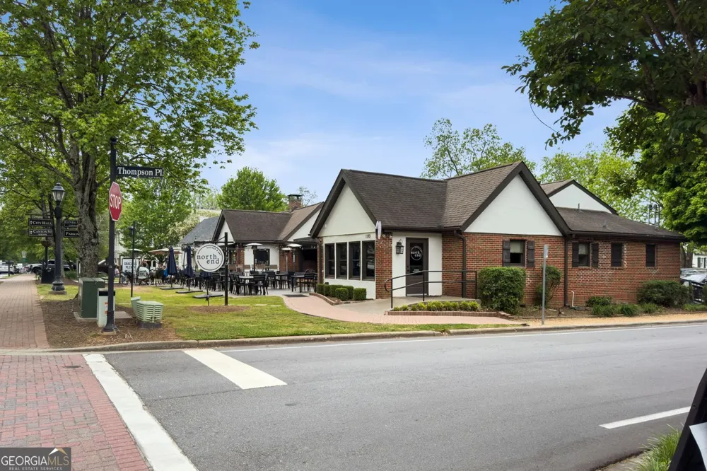 5511 Waters Edge TRL Roswell, GA 30075