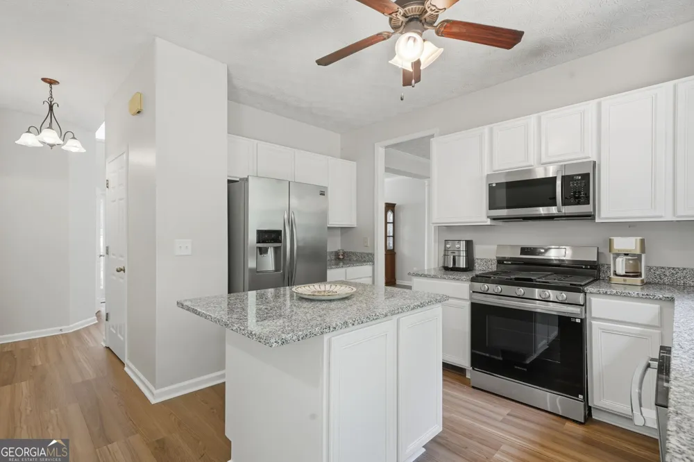 352 Park Creek RDG Woodstock, GA 30188