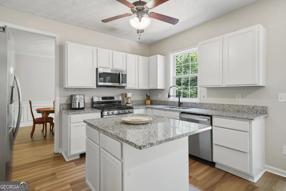 352 Park Creek RDG Woodstock, GA 30188