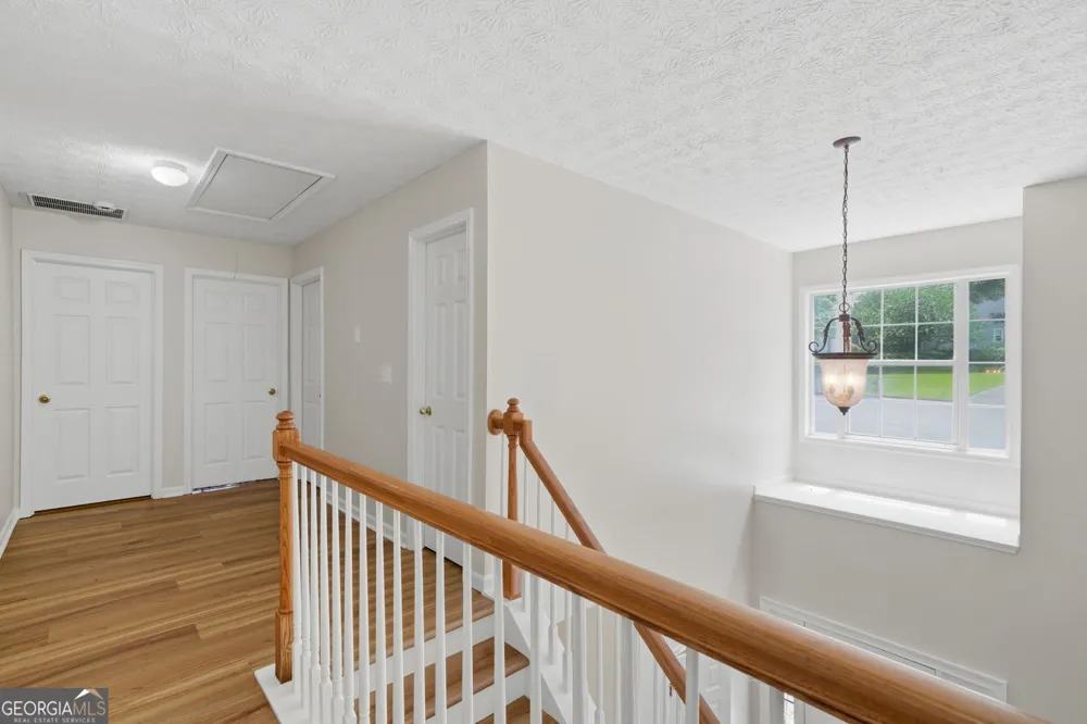 352 Park Creek RDG Woodstock, GA 30188