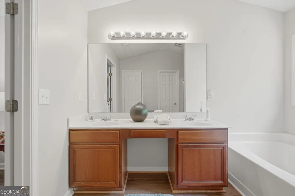 352 Park Creek RDG Woodstock, GA 30188
