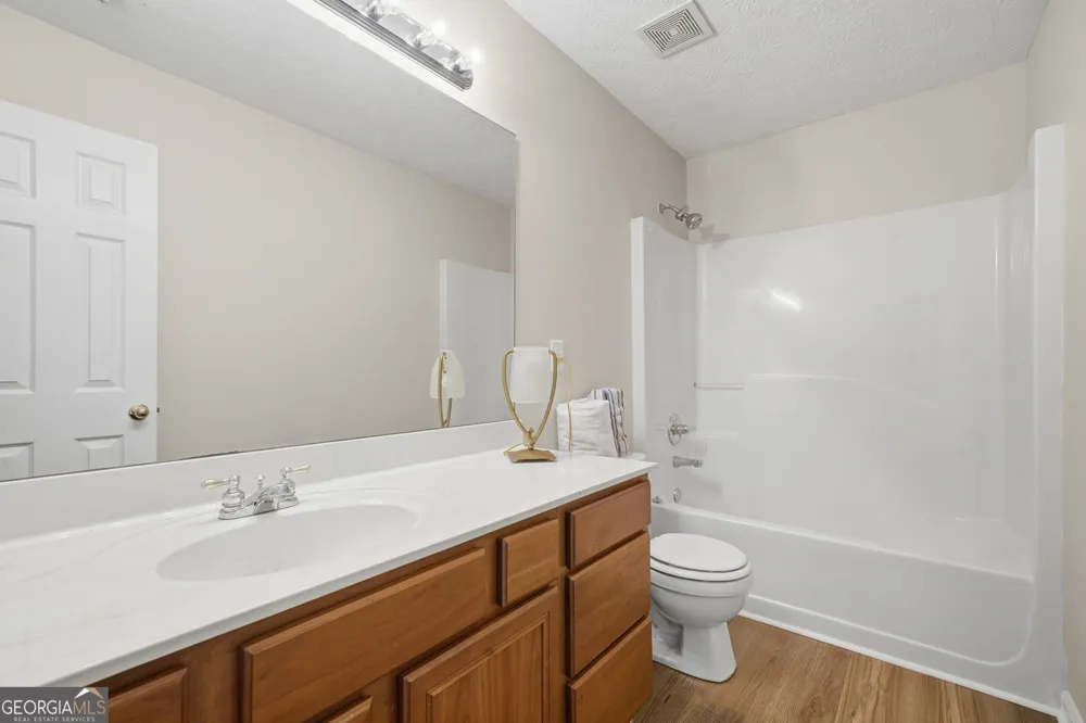 352 Park Creek RDG Woodstock, GA 30188