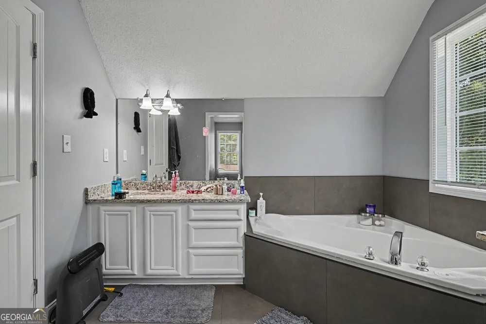 12911 Wyatt CIR Hampton, GA 30228