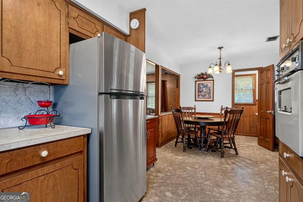 106 Iris DR LaGrange, GA 30241