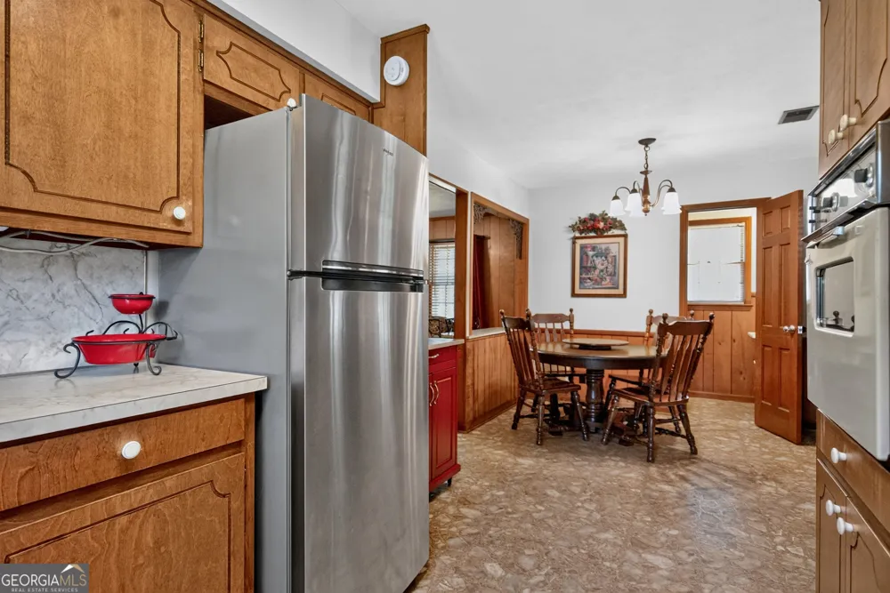 106 Iris DR LaGrange, GA 30241