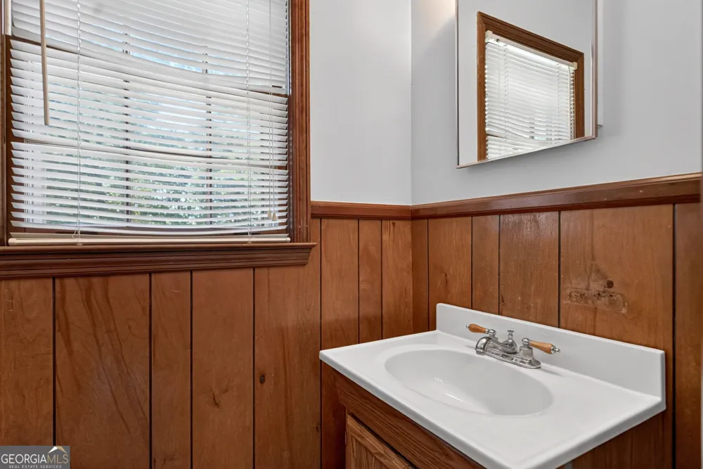 106 Iris DR LaGrange, GA 30241