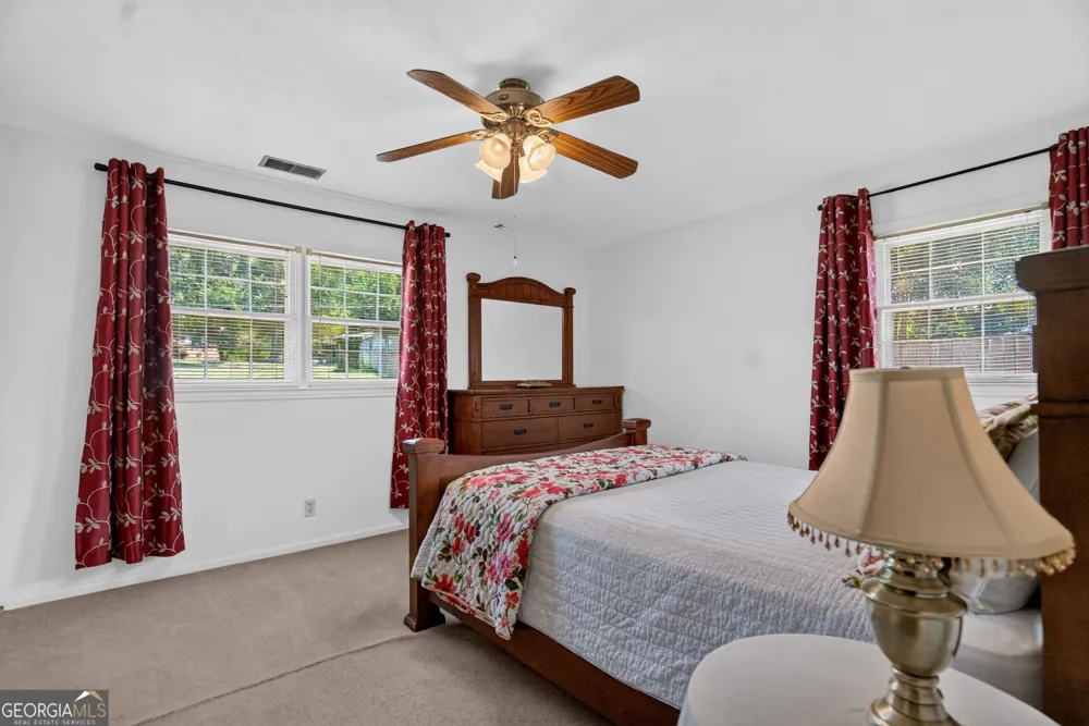 106 Iris DR LaGrange, GA 30241