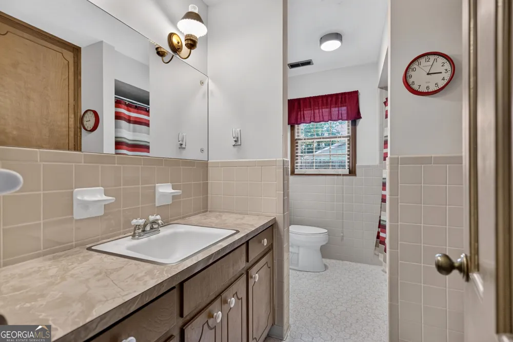 106 Iris DR LaGrange, GA 30241