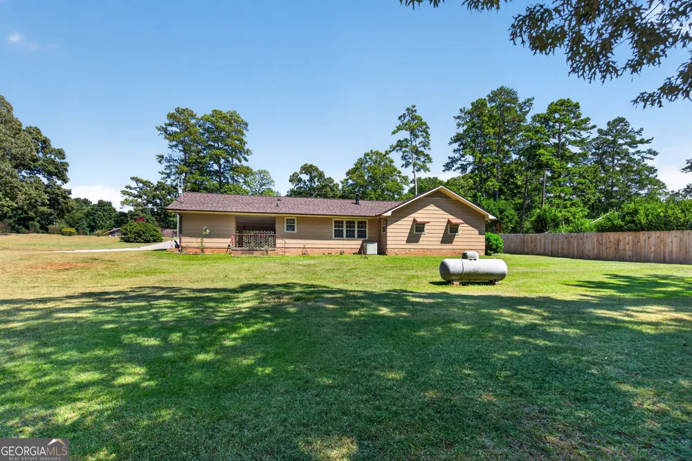 106 Iris DR LaGrange, GA 30241
