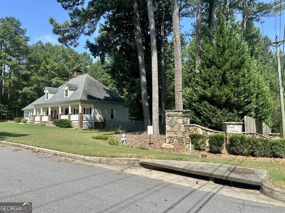 3540 Eagle Landing DR Snellville, GA 30039