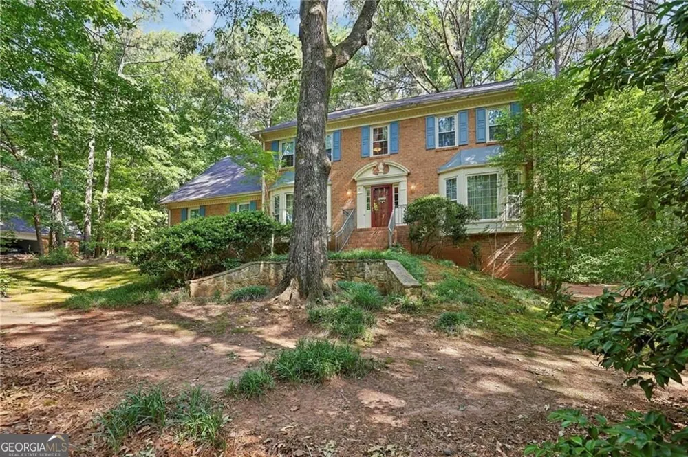 6051 Millstone RUN Stone Mountain, GA 30087