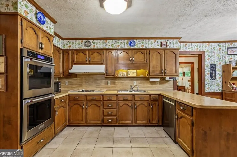 6051 Millstone RUN Stone Mountain, GA 30087