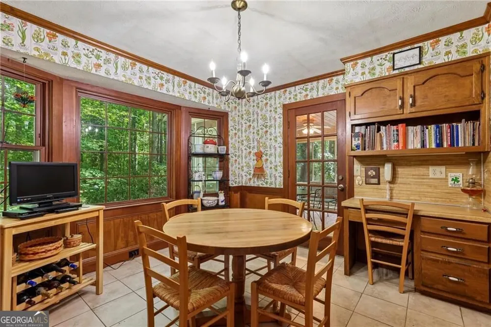 6051 Millstone RUN Stone Mountain, GA 30087