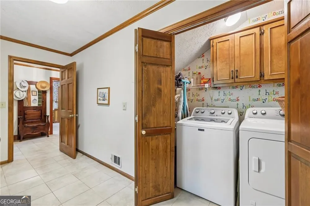 6051 Millstone RUN Stone Mountain, GA 30087