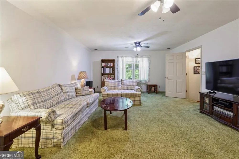 6051 Millstone RUN Stone Mountain, GA 30087