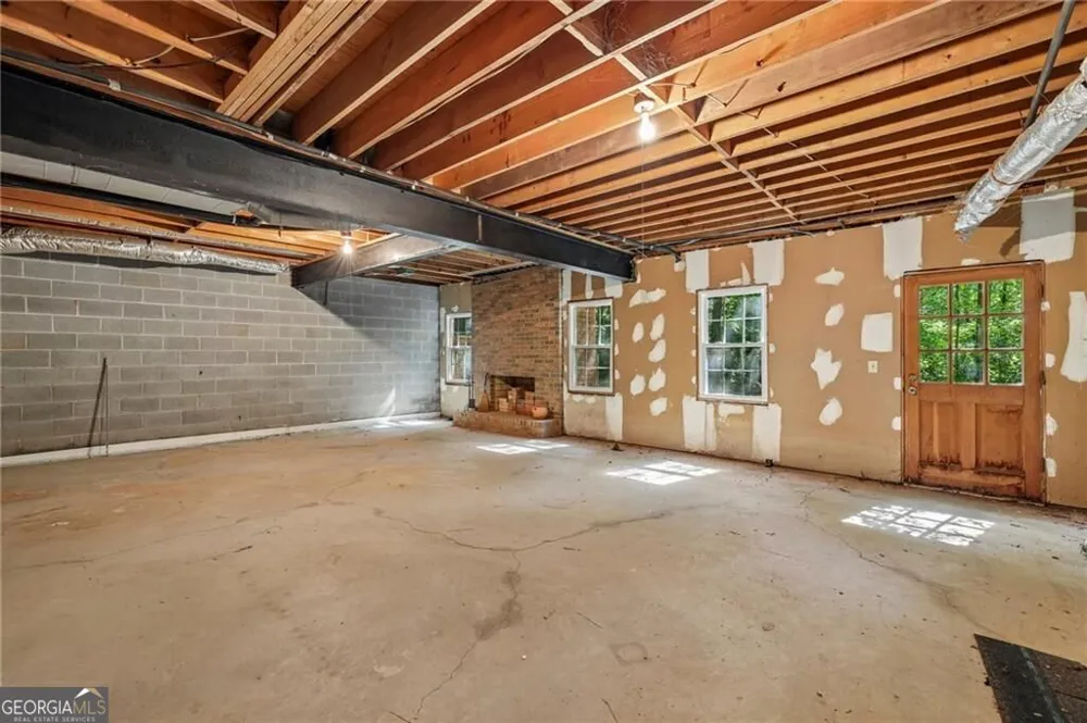 6051 Millstone RUN Stone Mountain, GA 30087