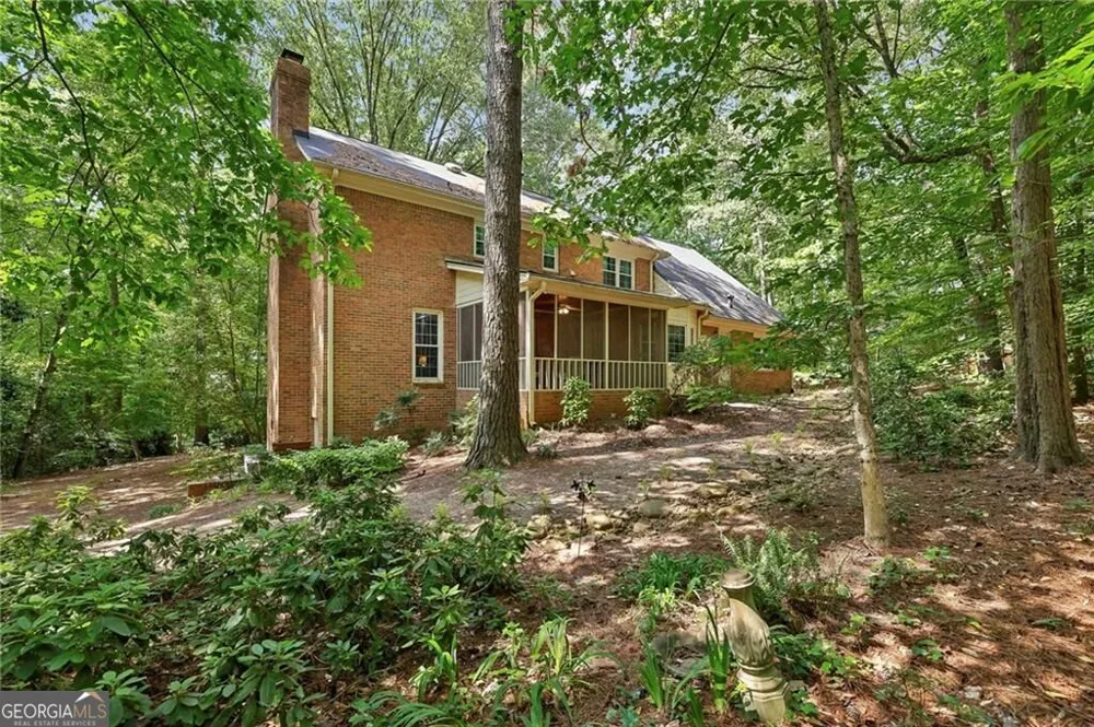 6051 Millstone RUN Stone Mountain, GA 30087