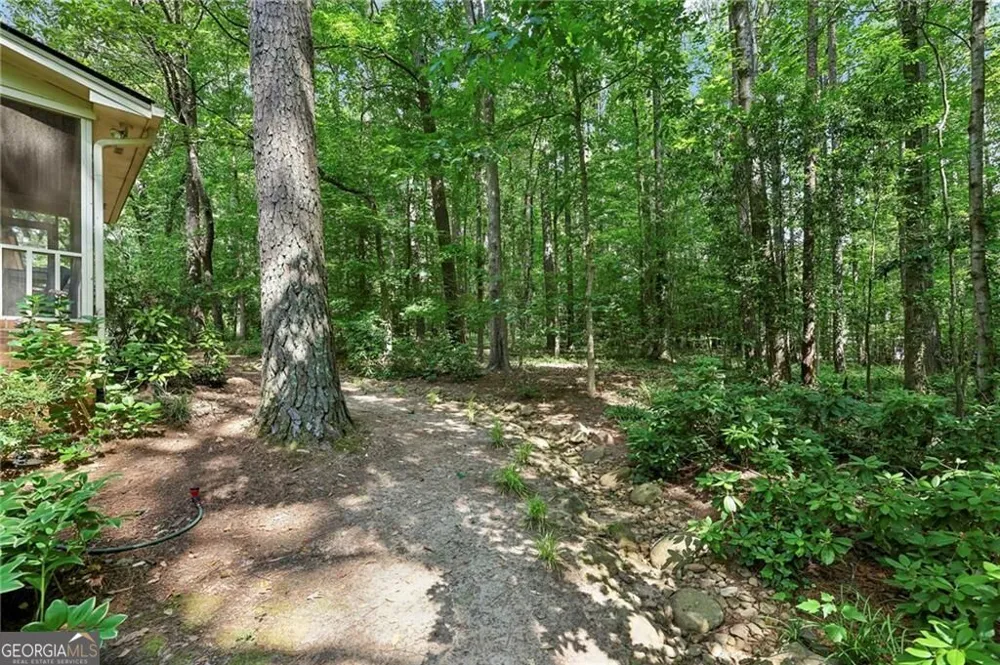 6051 Millstone RUN Stone Mountain, GA 30087