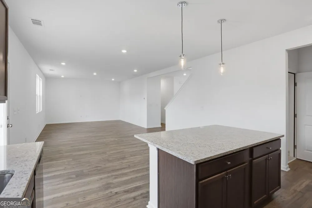 3963 Alderstone DR Flowery Branch, GA 30542