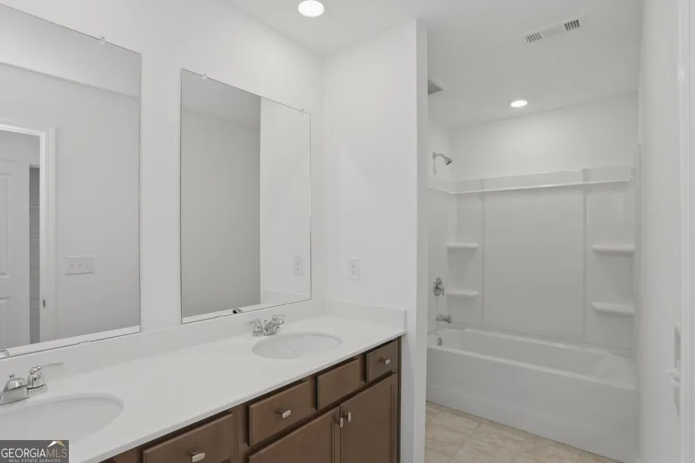 3963 Alderstone DR Flowery Branch, GA 30542