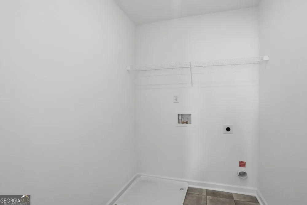 3963 Alderstone DR Flowery Branch, GA 30542